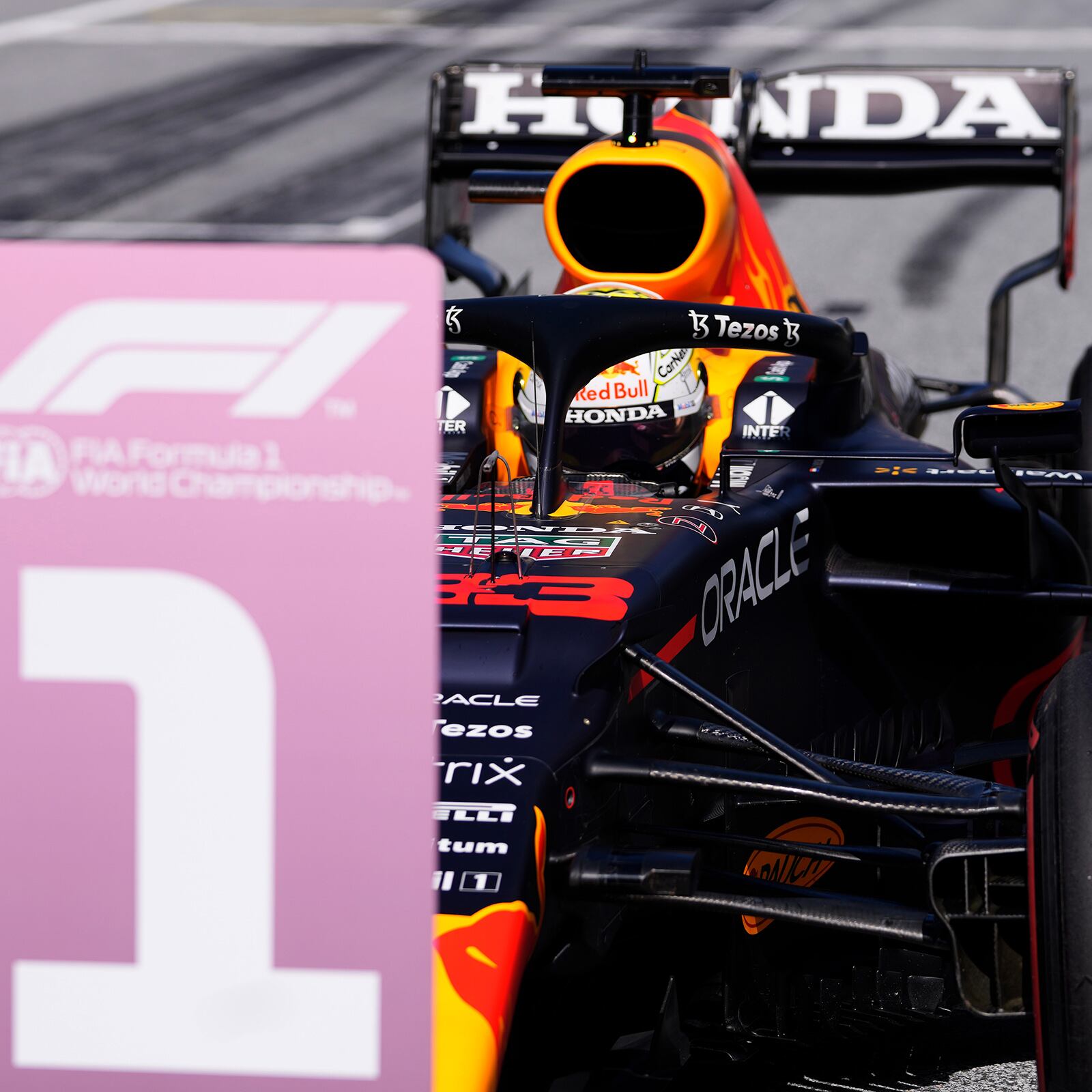 Verstappen volvió a ganar y se afianza en la F1.