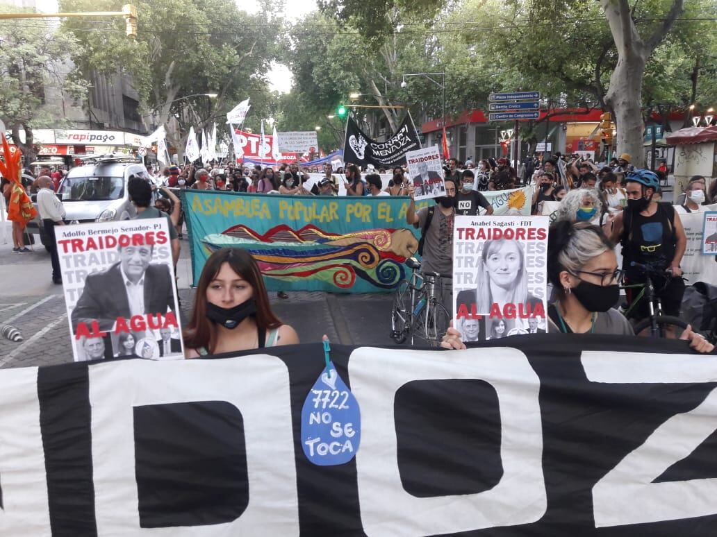 Se cumple un año de las marchas en defensa de la ley 7722.