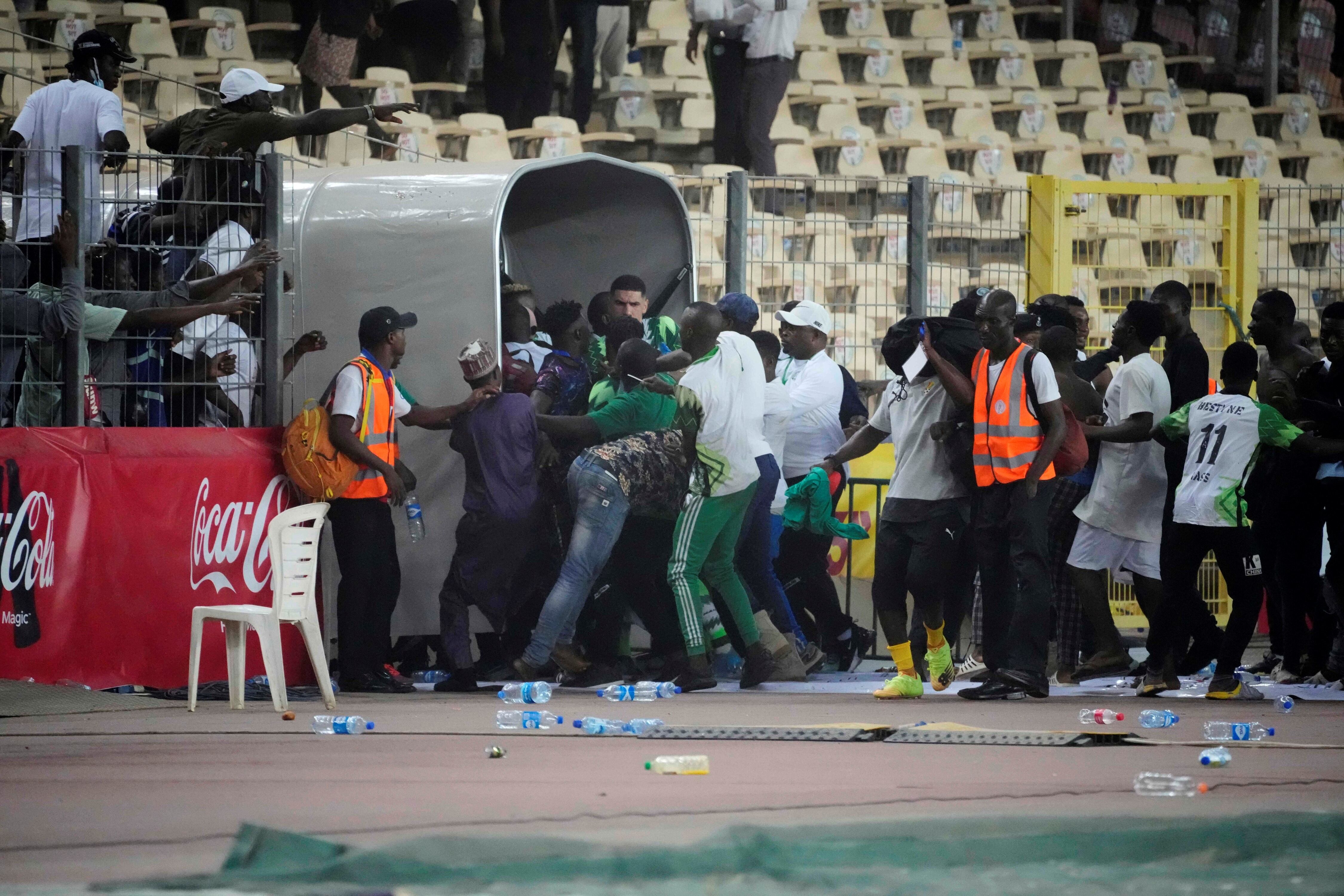 Fuertes incidentes en el partido entre Nigeria y Ghana (AP)