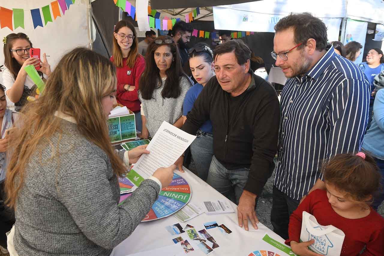 Cierre de campaña de la elecciones PASO de Omar Parisi como  precandidato a Gobernador y Lucas Ilardo precandidato a Vicegobernador de Mendoza, el acto se realizó en Las Heras
Foto: José Gutierrez / Los Andes