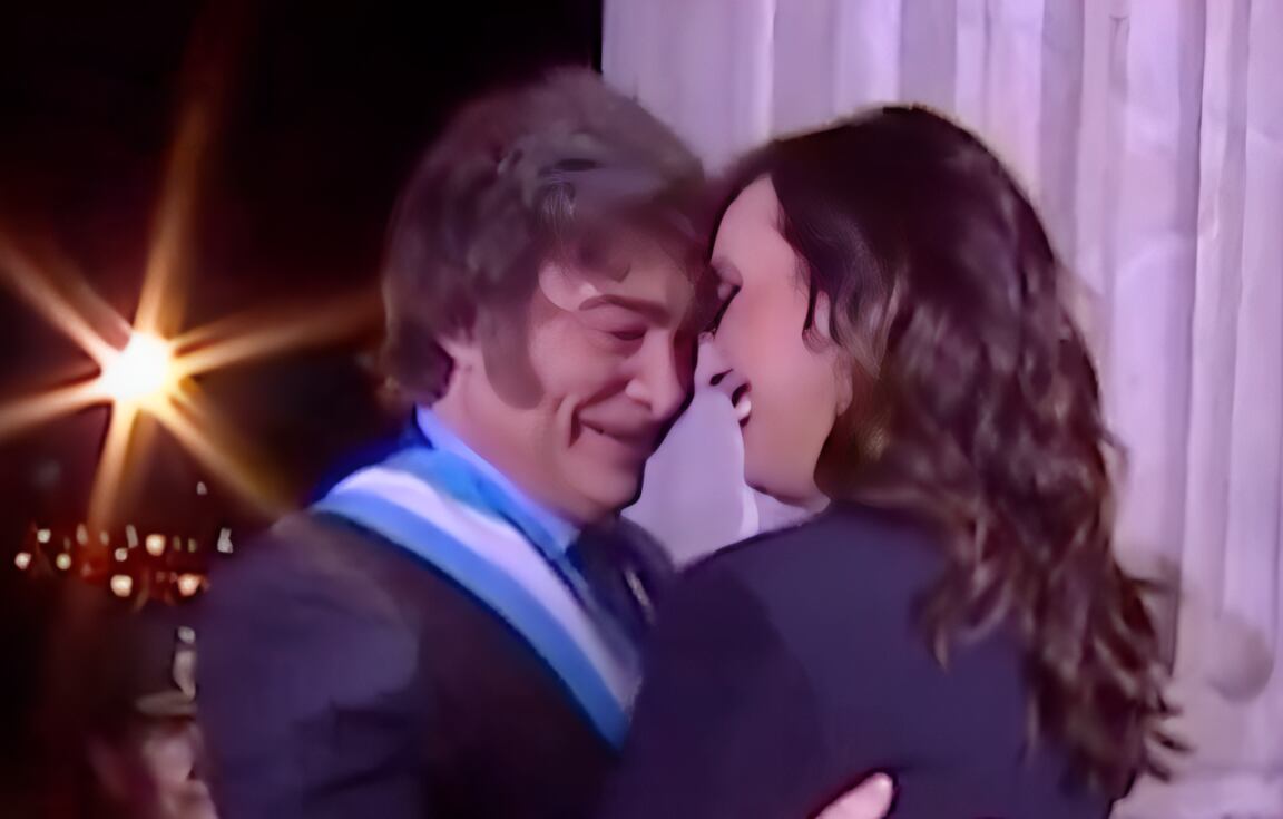 Pese a los rumores de mala relación, el presidente Javier Milei y la vicepresidenta Victoria Villarruel compartieron un muy afectuoso saludo en la llegada del mandatario al Congreso. Foto: Captura de video