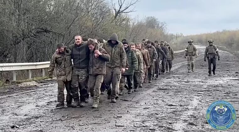 Unos 100 ucranianos capturados por Rusia regresaron a su país en medio de las celebraciones por la pascual ortodoxa. Gentileza.