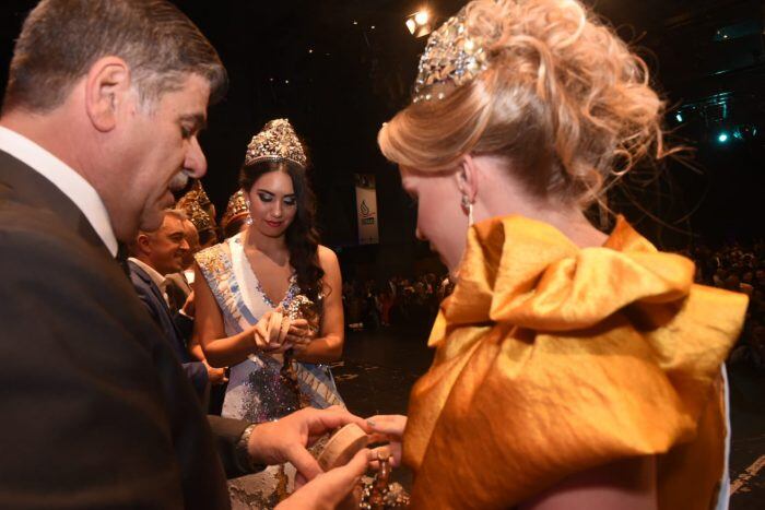 El gobernador Rodolfo Suárez participó del saludo protocolar del cuerpo consular con las reinas de la Vendimia. - Gentileza