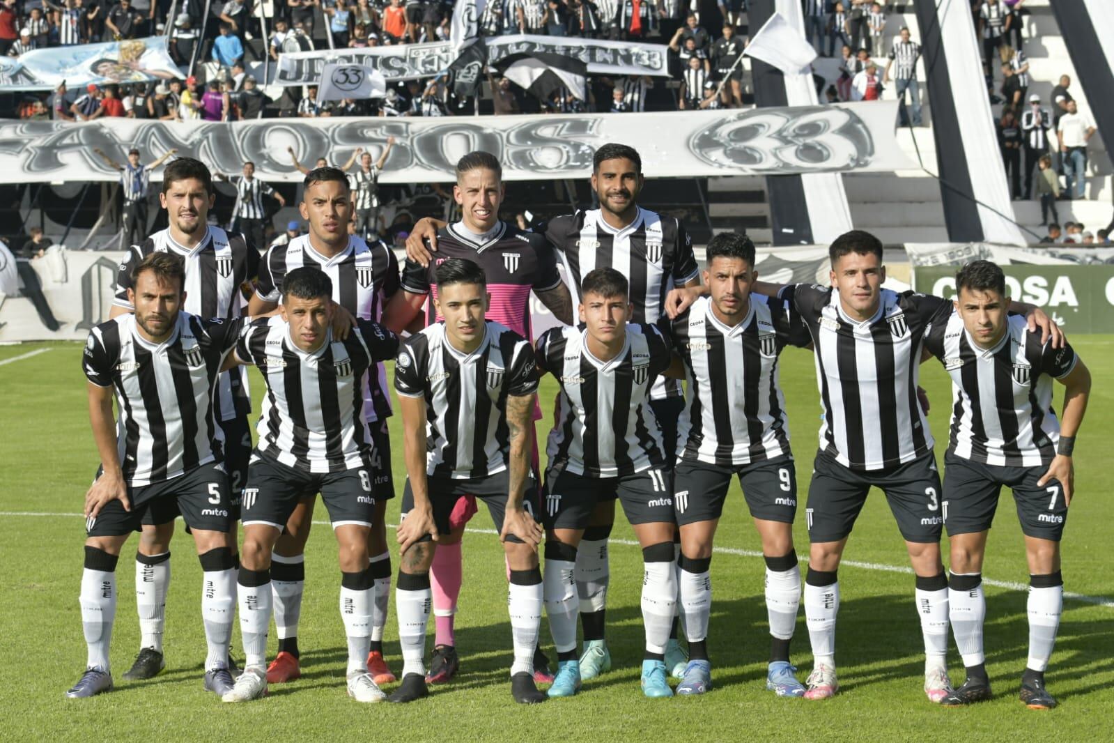 La formación de Gimnasia y Esgrima que pasó por arriba a Estudiantes de Río Cuarto. / Orlando Pelichotti (Los Andes).