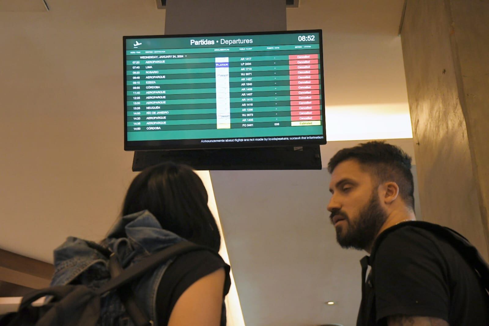 Vuelos cancelados en el aeropuerto de Mendoza por el paro general del 24 de enero. Foto: Ignacio Blanco / Los Andes