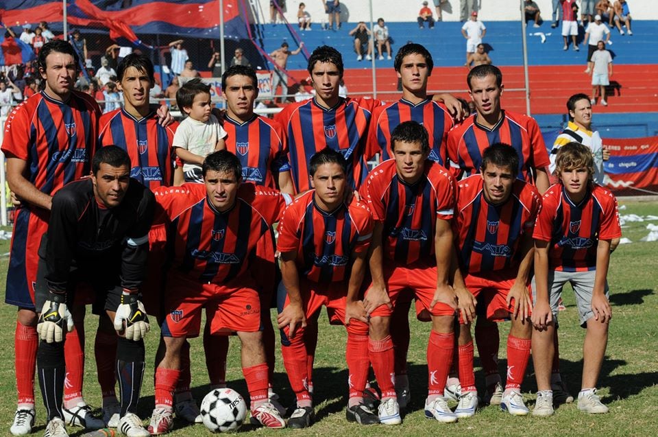 Con tan sólo 17 años, Barrera se consolidó en el equipo de Andes Talleres que hizo un campañón en el Federal C 2008, luego campeón de la LMF un año más tarde. / LOS ANDES