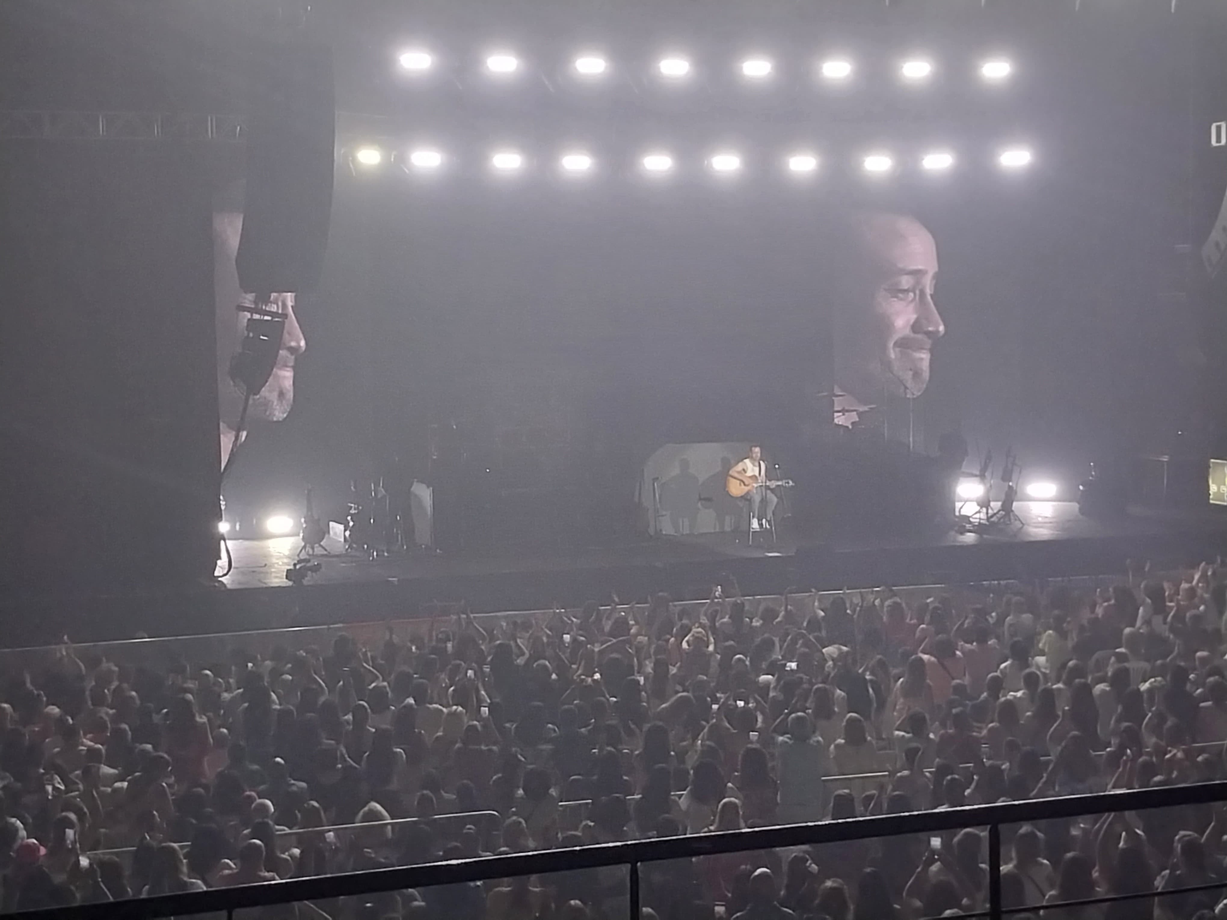 El artista se presentó como viene haciendo, en el Stadium Arena Maipú y encantó a miles de fans con su talento.