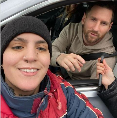 Eugenia Laprovittola junto a Messi.