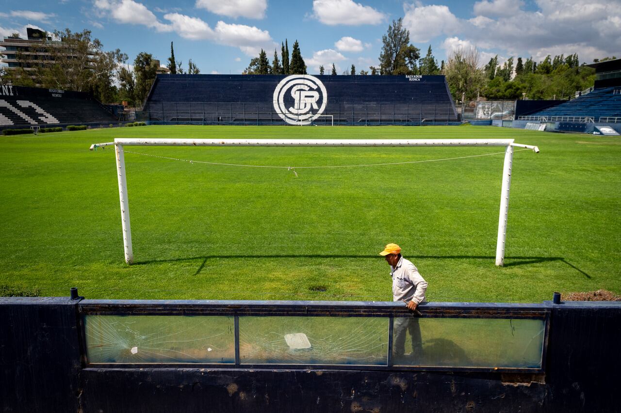 Así avanzan los trabajos en el Gargantini a días del debut de Independiente Rivadavia en Primera
Foto: Ignacio Blanco / Los Andes