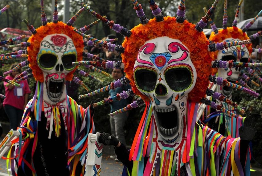 
Foto: AFP | Las máscaras de la "Muerte" fueron las protagonistas del desfile.
   