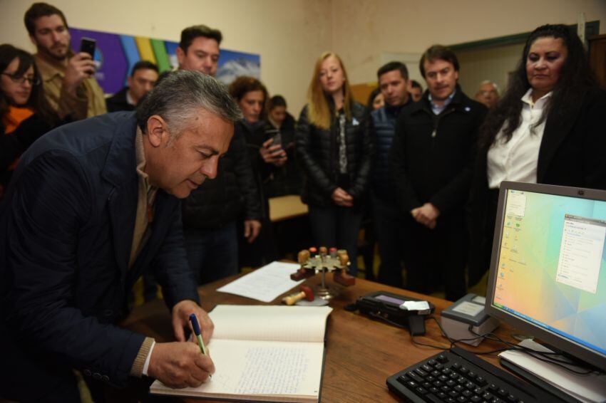 
El Gobernador Alfredo Cornejo en el acto de inauguración.  | Prensa Gobierno de Mendoza
   