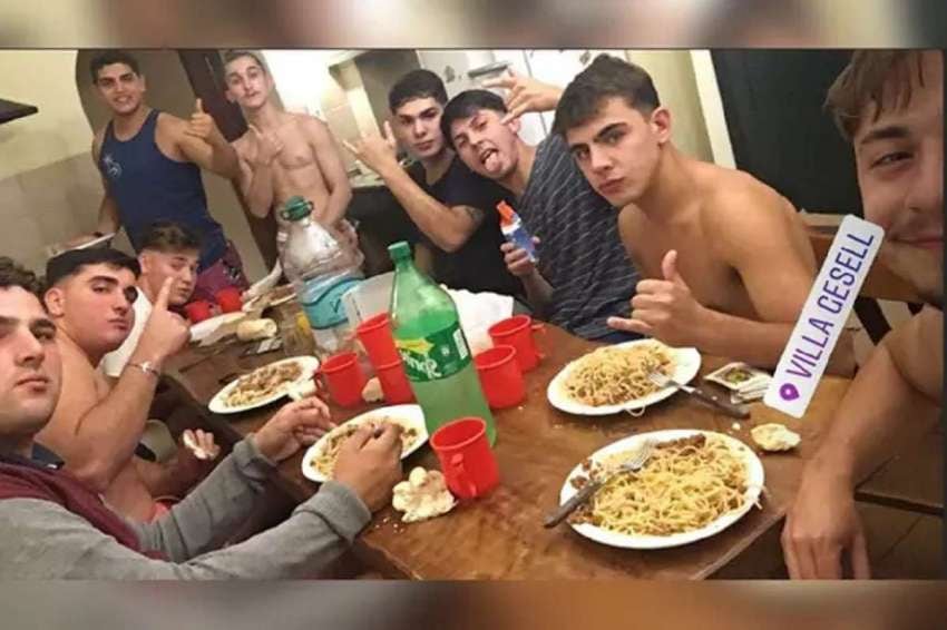 
    La última selfie de los rugbiers antes del crimen de Fernando en Gesell.
   