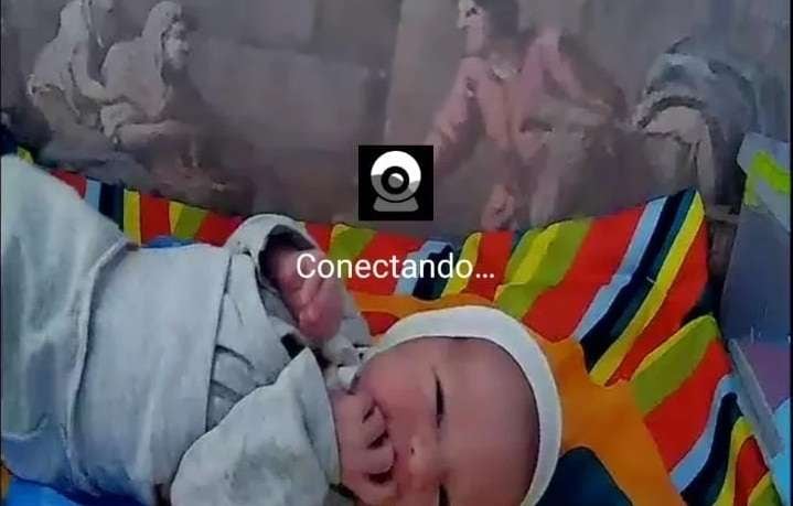 
Andrea conoció a su hijo Nacho por videollamada | Gentileza Clarín
   