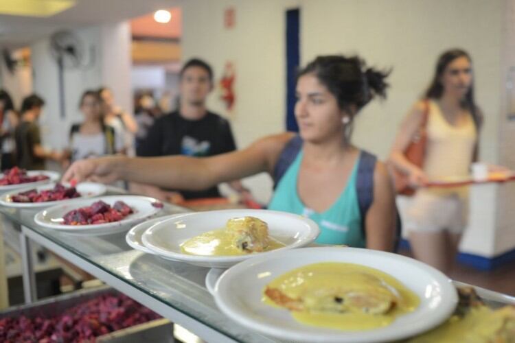 Este año la Universidad Nacional de Cuyo (UNCuyo) ha recibido 32% más de solicitudes para becas. Comedor universitario de la UNCUyo, una de las mayores demandas