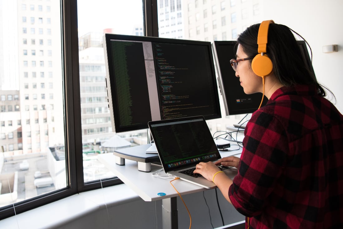 Programador es una de las profesiones de Acuario. (Foto: Pixel/ Smarts Tienda Tecno)