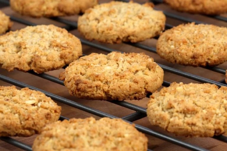 Así se hacen las mejores y más sanas galletas de avena.