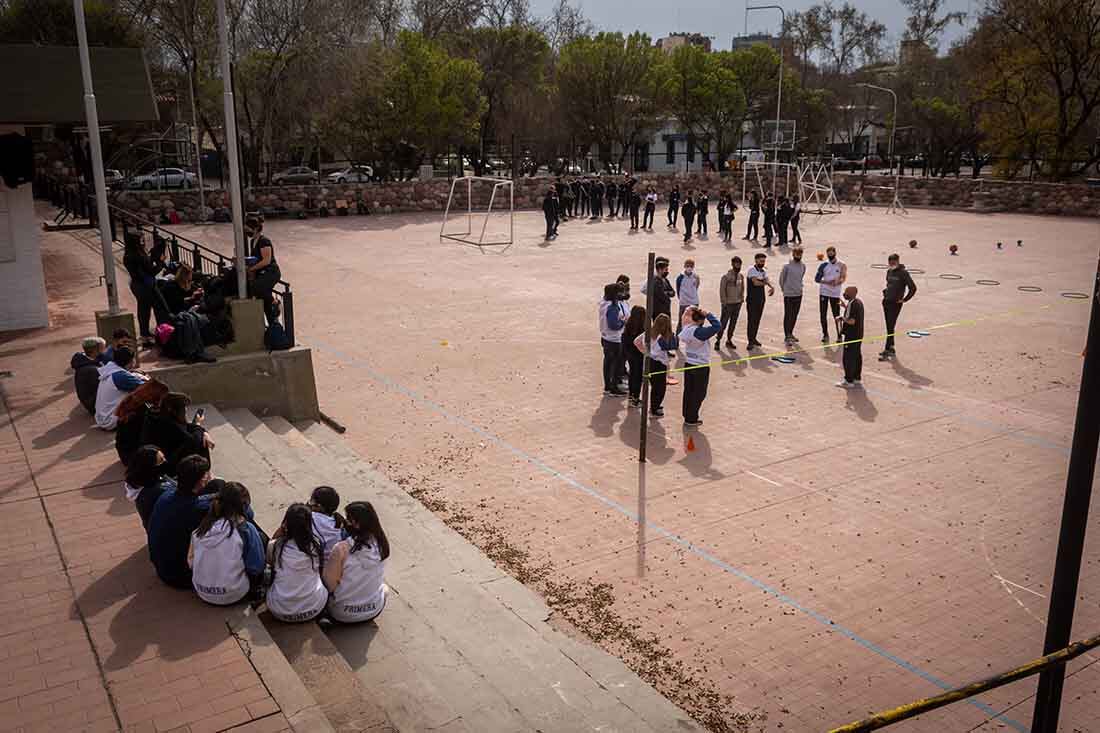 Los  alumnos de las escuelas dependientes de la Universidad Nacional de Cuyo, volvieron a la s aulas con presencialidad total y plena