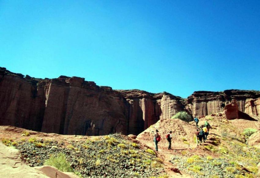 
    Talampaya. Declarado Parque Nacional en 1997 y desde 2000 es Patrimonio de la Humanidad. Está propuesto como una de las Siete Maravillas Argentinas.
   