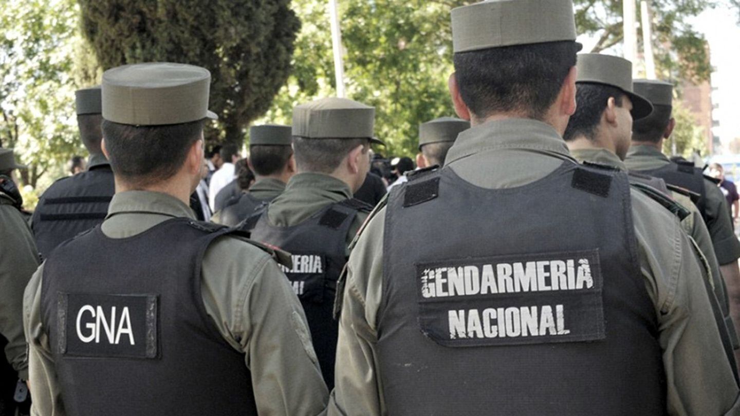 El imputado, identificado solo como T.V. -para proteger a la menor- es un gendarme de 35 años, estudiante de abogacía, oriundo de Buenos Aires, pero que actualmente vive en Tartagal y trabajaba en el Escuadrón 54 de Aguaray.