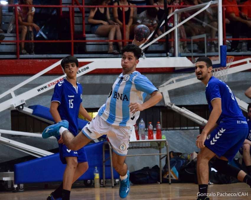 
Lucas Obregón uno de los jugadores más valiosos de Argentina en el complemento en la final frente a Brasil. 
