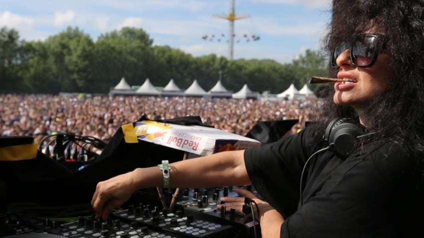 
Nicole Moudaber. La nigeriana-libanesa fue descubierta por Carl Cox y lanzó su primer disco, “Believe”, en 2013.  | Gentileza
   