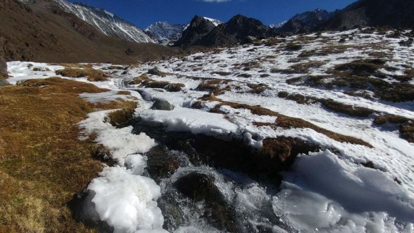 
El agua de los arroyos  | Foto: Claudio Gutierrez / Los Andes
   