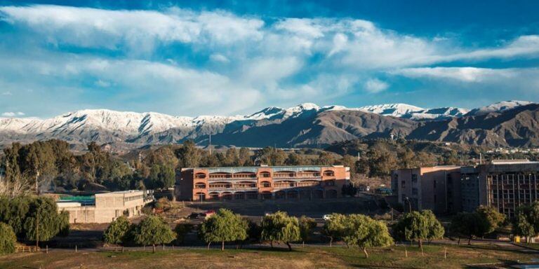 La Universidad Nacional de Cuyo está entre las 100 mejores de América Latina.