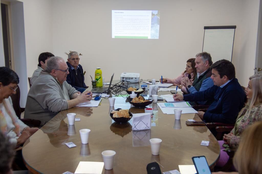 Acovi recibió a los candidatos a gobernador de Mendoza.