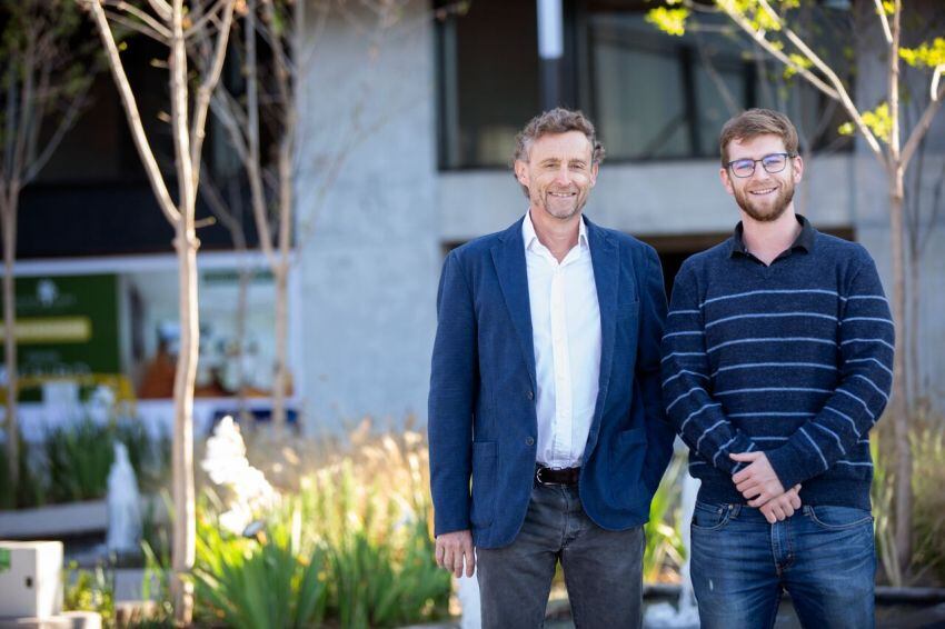 
    Richard Brake (presidente) y Zachary Brake (Gerente de Marketing y Ventas).
   