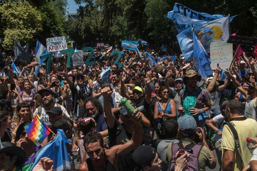 
Por el agua. Los ambientalistas recuperaron la ley 7722, que vienen defendiendo desde 2007 | Orlando Pelochotti / Los Andes
   