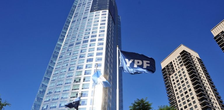 Juicio por YPF: los beneficiarios del fallo piden a la justicia estadounidense empezar con los embargos a la Argentina en 30 días.