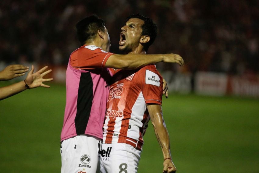 
    San Martín de Tucumán quiere alejarse del descenso. Foto: Clarín
   