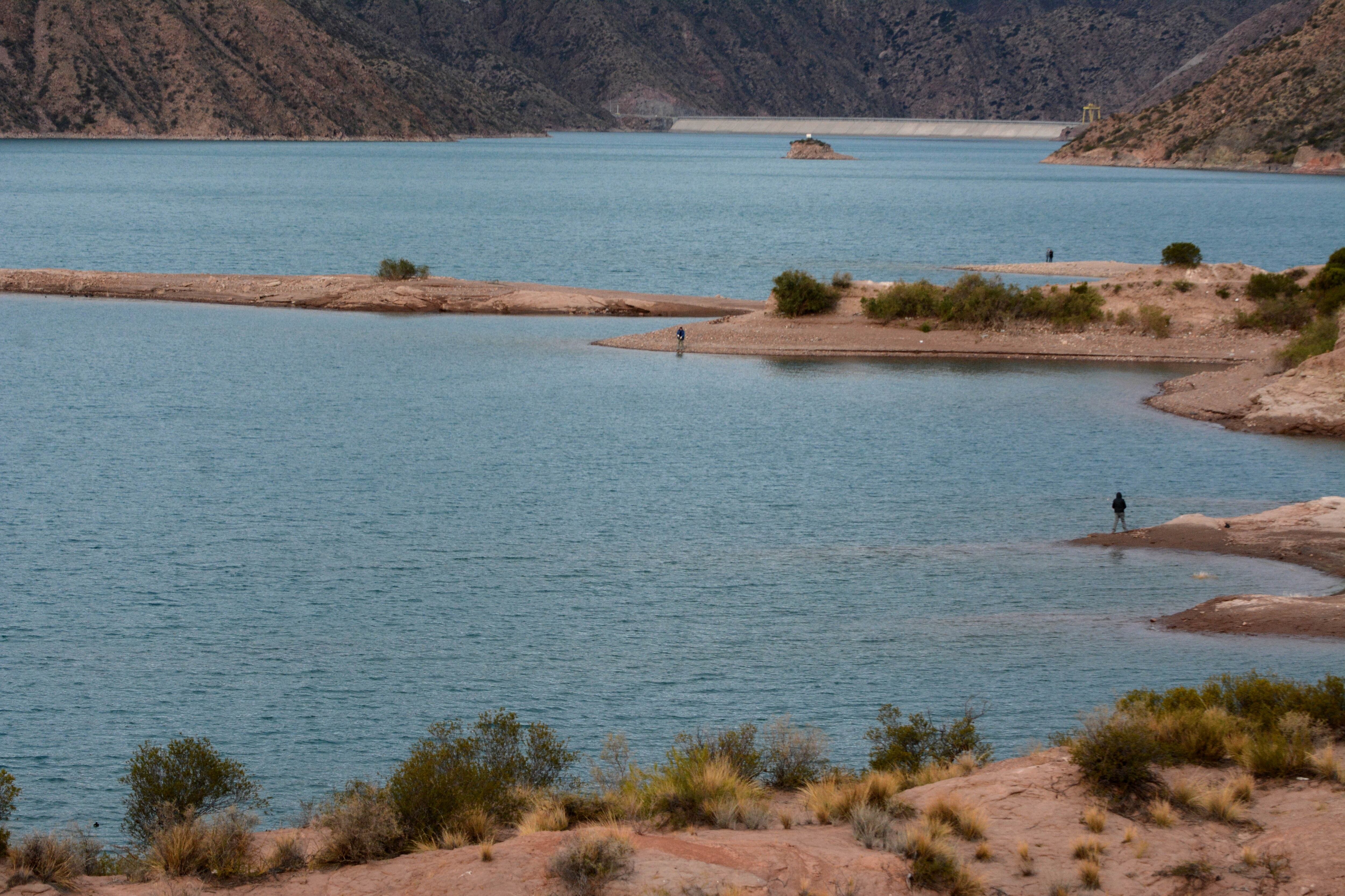 El desarrollo y explotación del Perilago de Potrerillos es una propuesta anunciada en incontables oportunidades, pero nunca concretado.