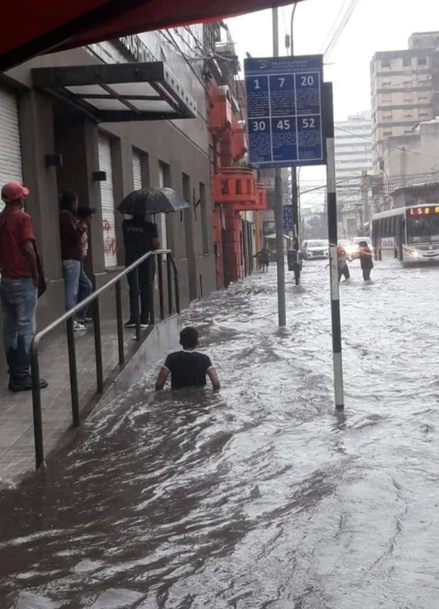 Un temporal provocó grandes inundaciones en San Salvador de Jujuy. Foto: Jujuy 247