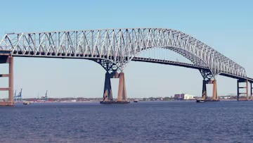 Se derrumbó el puente de la Ciudad de Baltimore, tras el impacto de un barco.