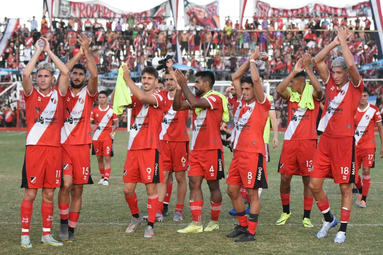 Triunfazo de Maipú. Derrotó por 3- a Gimnasia y Esgrima de Jujuy. / Mariana Villa (Los Andes).