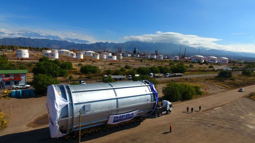 
El “corazón” del horno de 22 metros y 270 toneladas en la destilería. | Gentileza Impsa
   