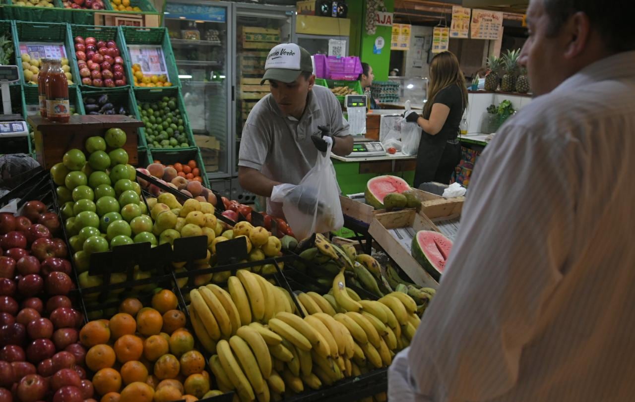 En solo una semana, las frutas y verduras subieron 100%