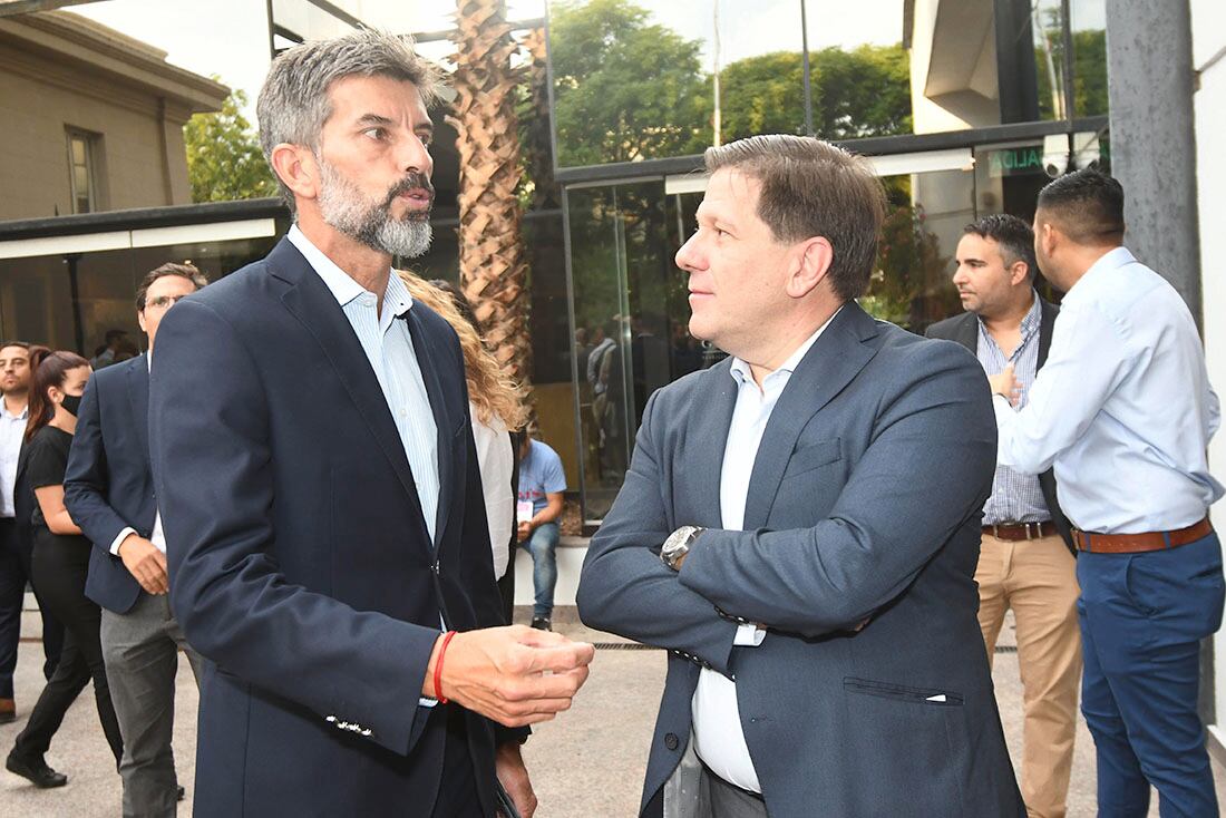 Ulpiano Suarez, intendente de la Ciudad de Mendoza junto a Marcelo Costa. Foto: José Gutiérrez / Los Andes