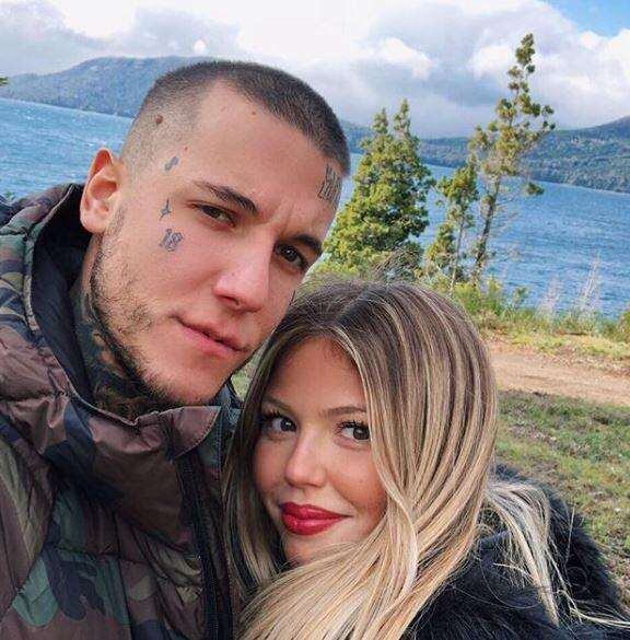 
El polémico Alex Caniggia y su novia Macarena Herrera.
