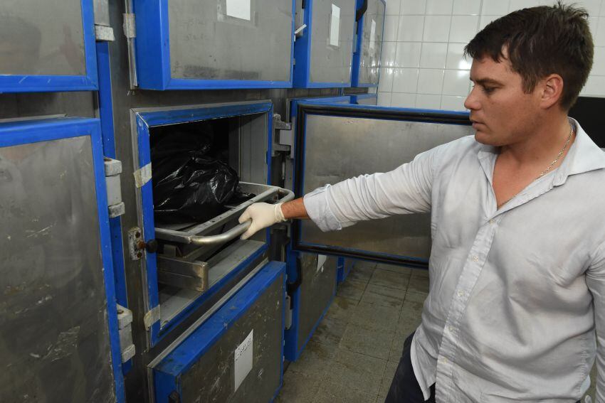 
En la morgue se conservan por un tiempo cadáveres clasificados como NN. | Gustavo Rogé / Los Andes
   