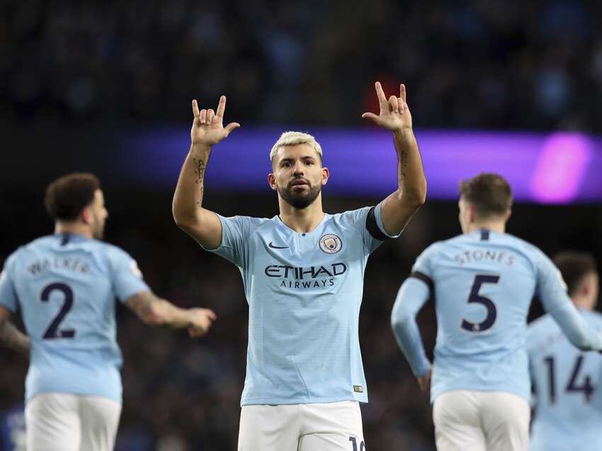 
Embajador. El Kun Agüero es el compatriota más reconocido en la prestigiosa liga inglesa. | AP
   