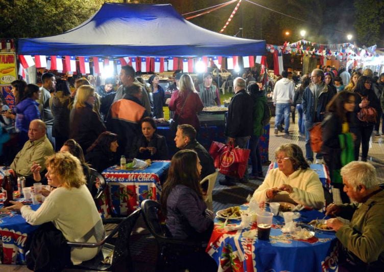 Miles de chilenos viajarán a Mendoza en estos días de septiembre. 