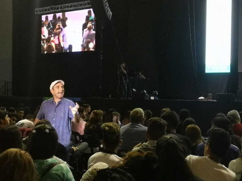 
    Sergio ‘Cachito’ Vigil contó sobre la exitosa experiencia como entrenador de Las Leonas - Foto: Gobierno de Mendoza
   