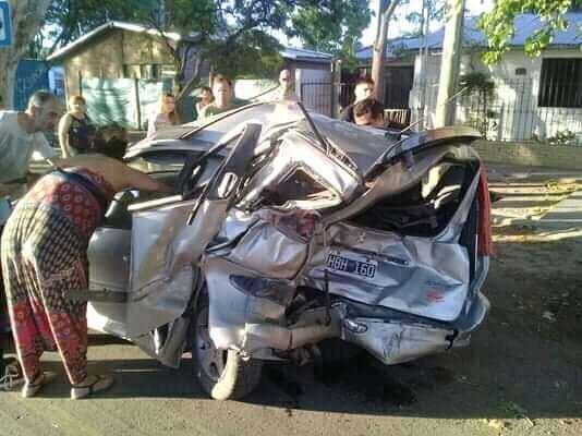 
    Irreconocible: así quedó el Peugeot 206. Gentileza Luis Alberto Sánchez Bastías
   