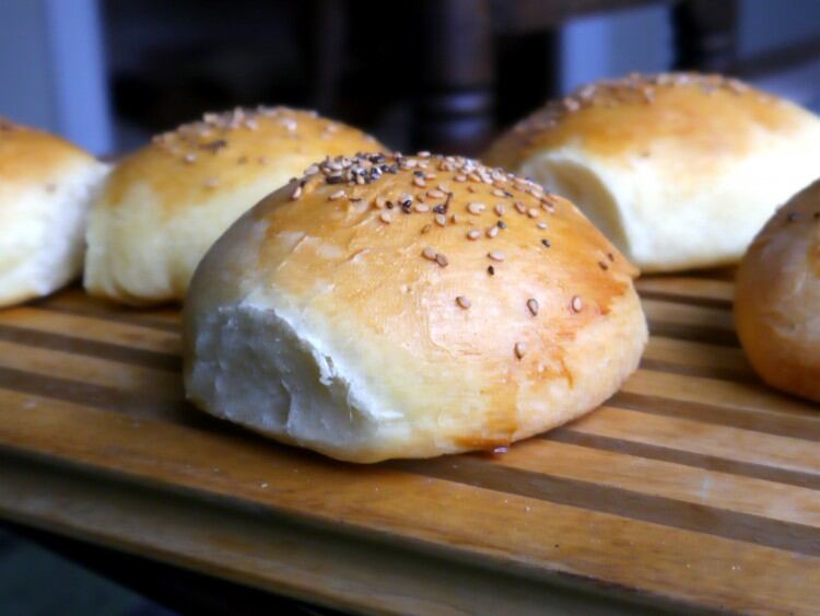 La receta del pan casero de hamburguesa más fácil de todas.