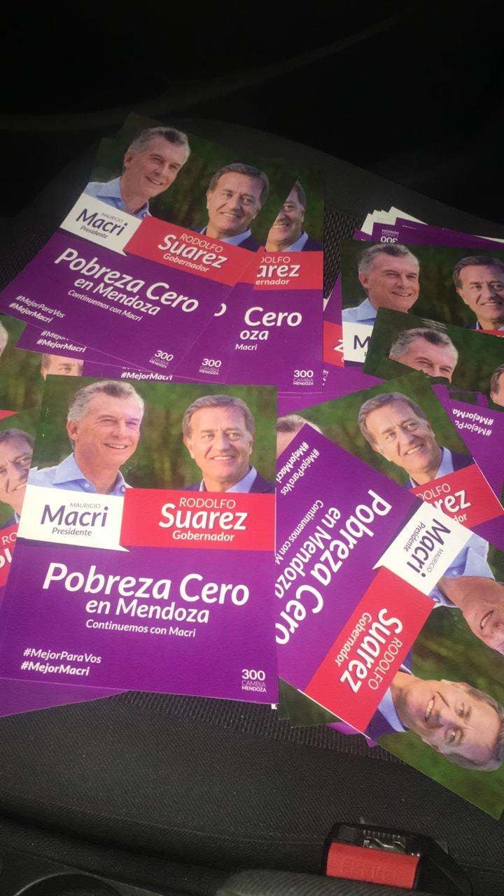 
Campaña sucia. | Los folletos de la polémica.
   