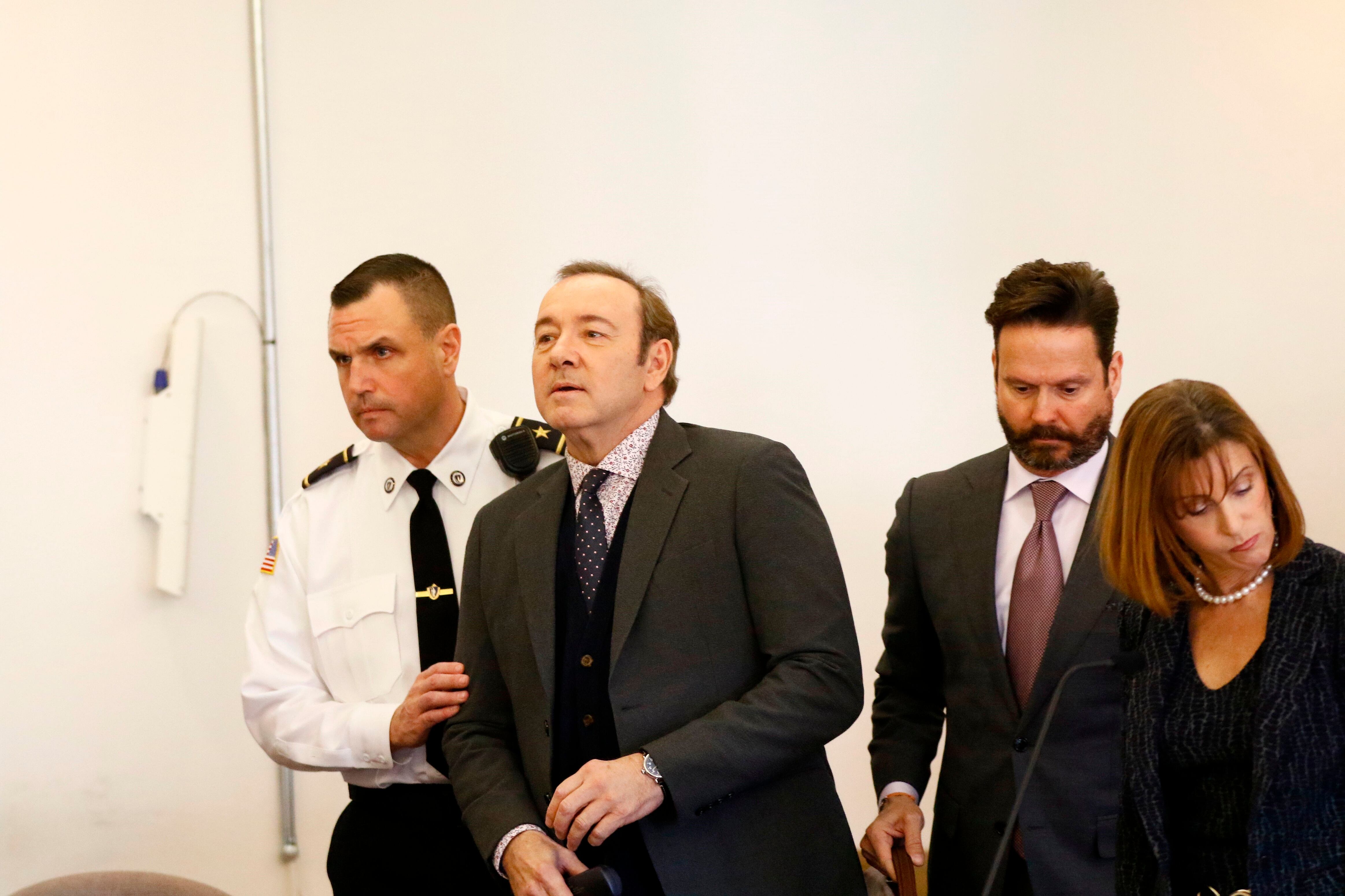 Kevin Spacey fue imputado por abuso sexual y quedó en libertad bajo fianza