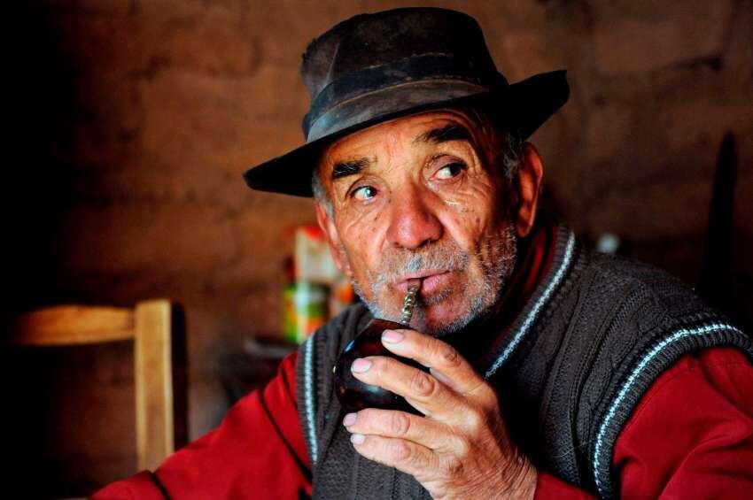 
Antonio Sazo, criador de cabras que vive en Malargüe. | AFP
   