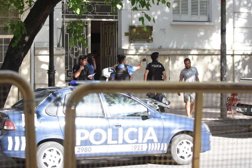 
El Ministerio de Seguridad dispuso un operativo especial para evitar distrubios durante e tratamiento de la ley 7722 | Mariana Villa / Los Andes
   